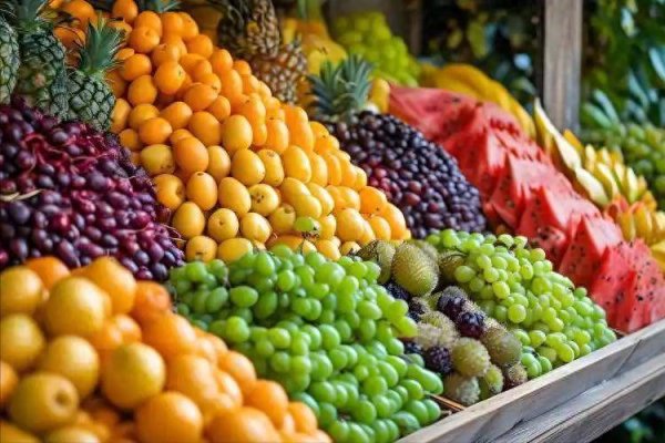 聚宝盆 医生警告：60岁后，宁可吃肥肉也别常吃这4种水果！