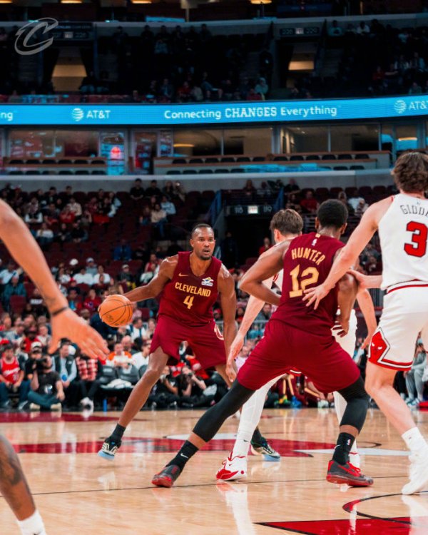 股速查 河村罚球制胜，公牛连赢骑士两场！米切尔22分6板4助，小莫21分+5+4